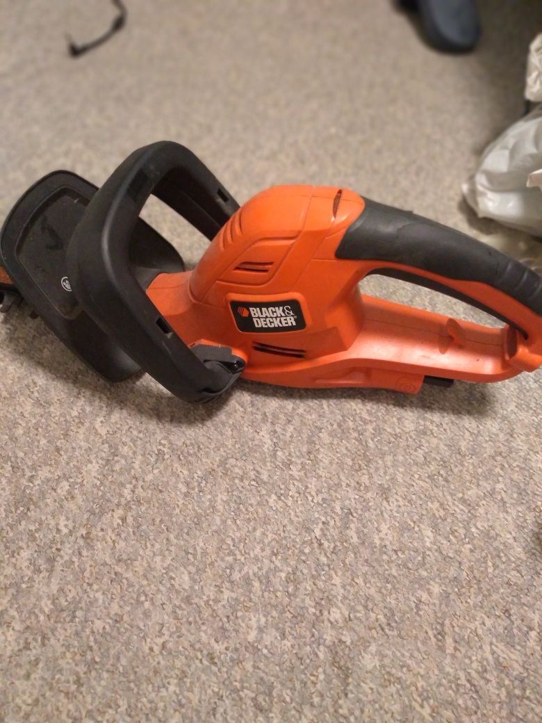 Nozyce do żywopłotu black decker