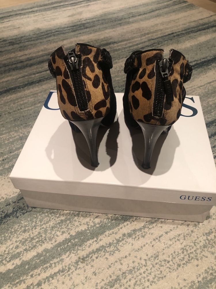 Botins Guess como novos