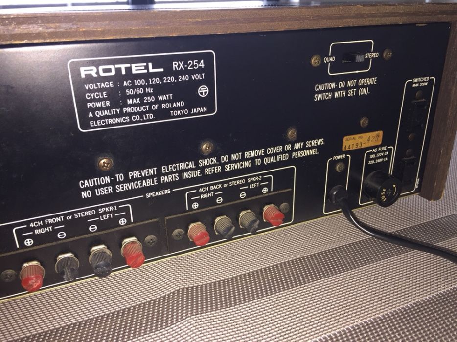 Amplificador ROTEL vintage