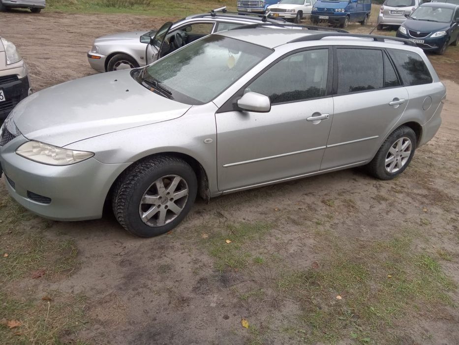 Sprzedam uszkodzoną mazde