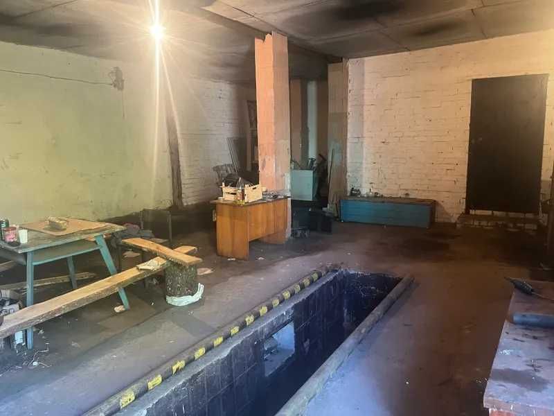ОРЕНДА – будівля гаража, площею 134,80 кв. м. смт. Володимирець