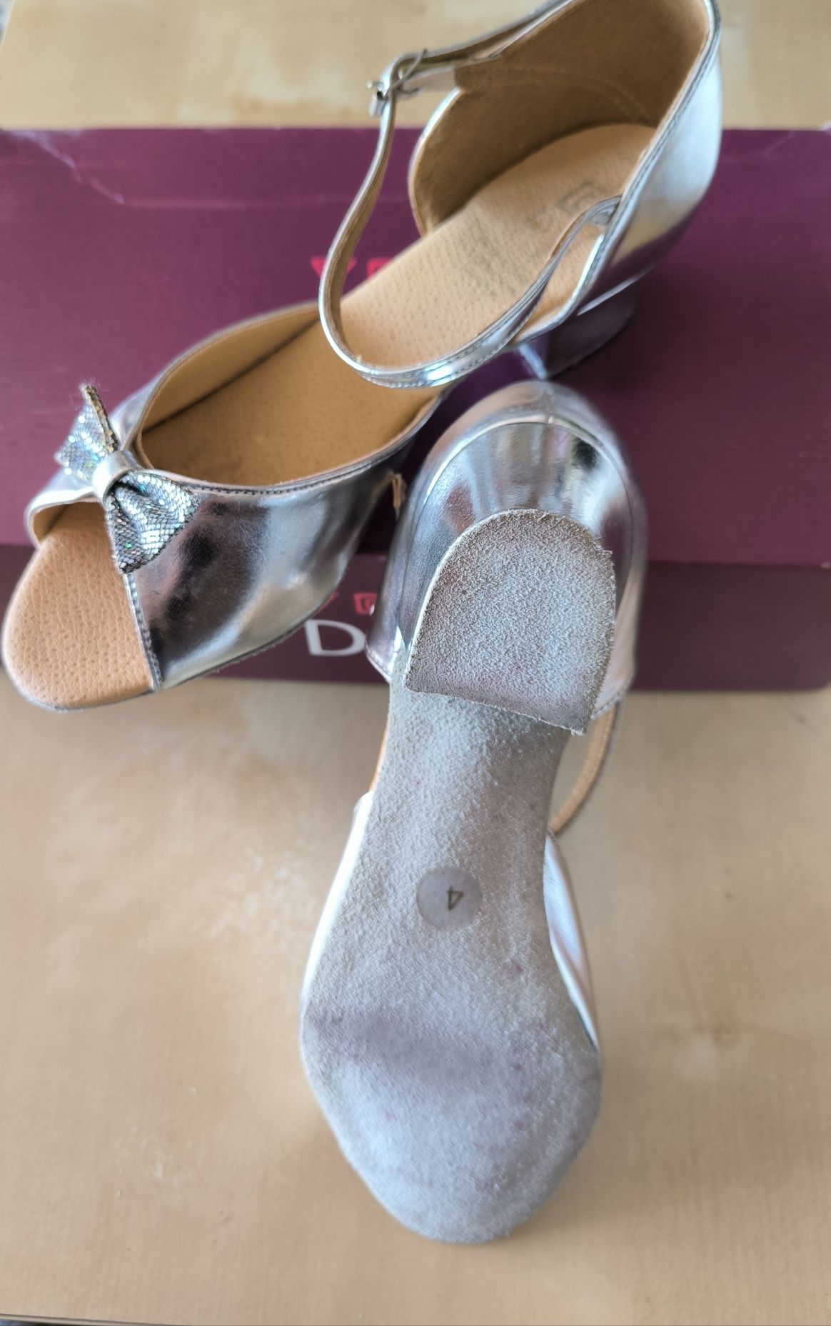 Sapatos de dança número 36,5 prateados NOVOS