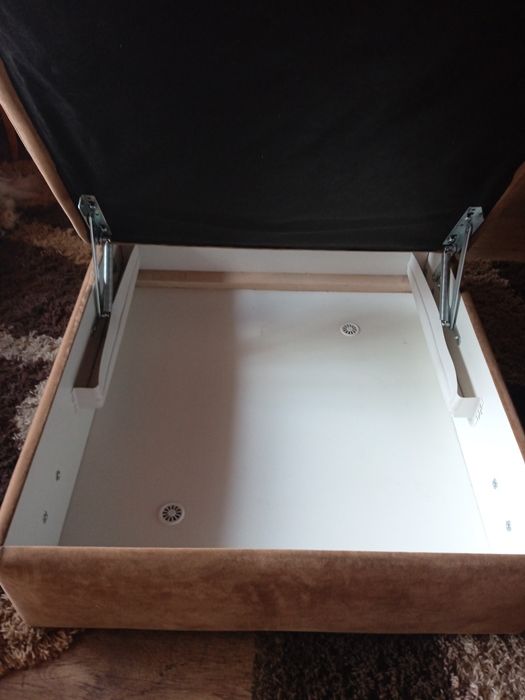 Puf welurowy otwierany ze skrzynią rezerwacja