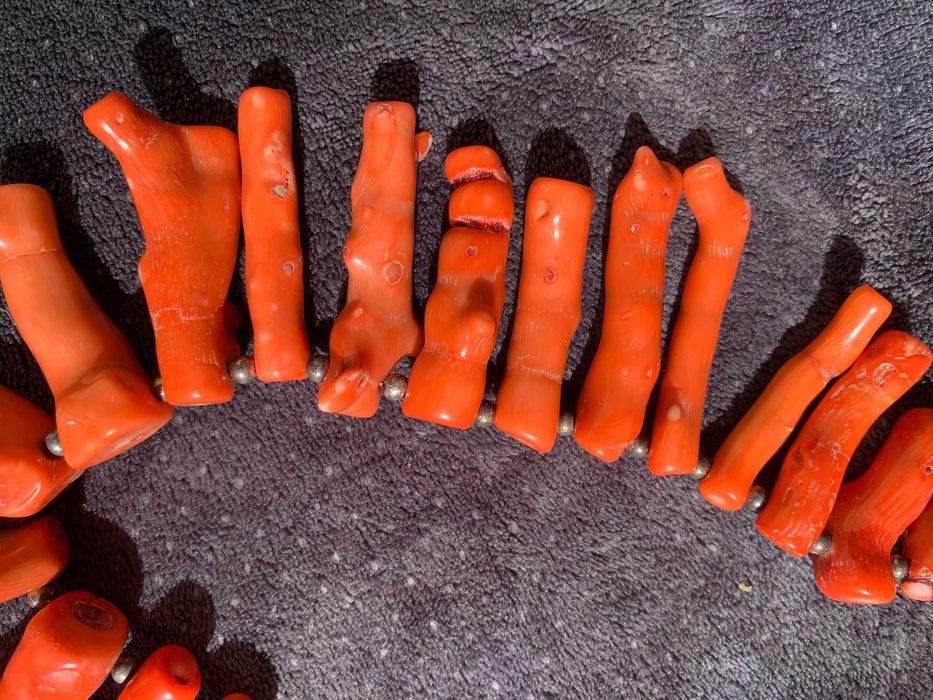 Piękne korale z prawdziwego korala, waga 404 gramy