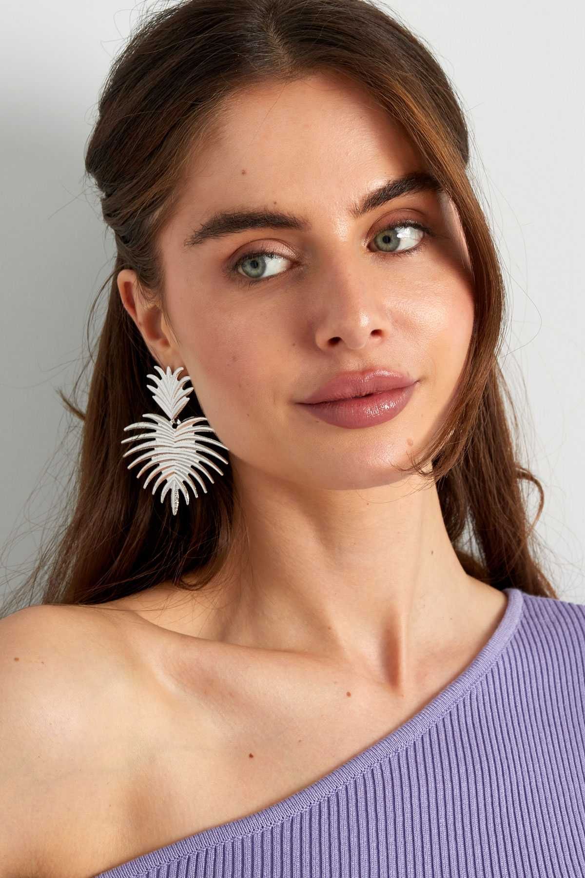 Brincos Dourados Festivos – Elegância que Brilha