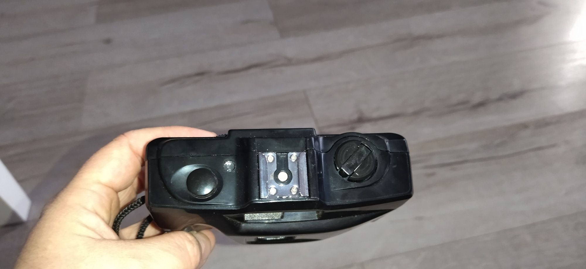 Stary aparat fotograficzny na kliszę sunpet
