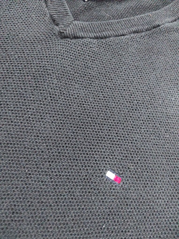 Czarny sweter Tommy Hilfiger M