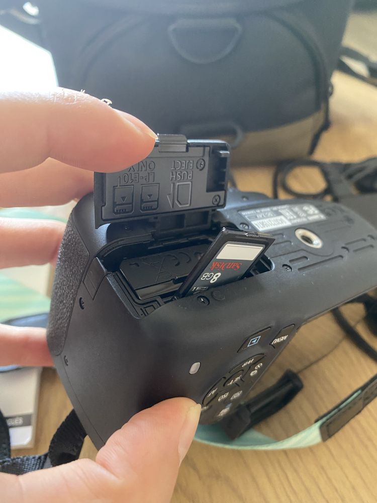 Canon 1200D com bolsa