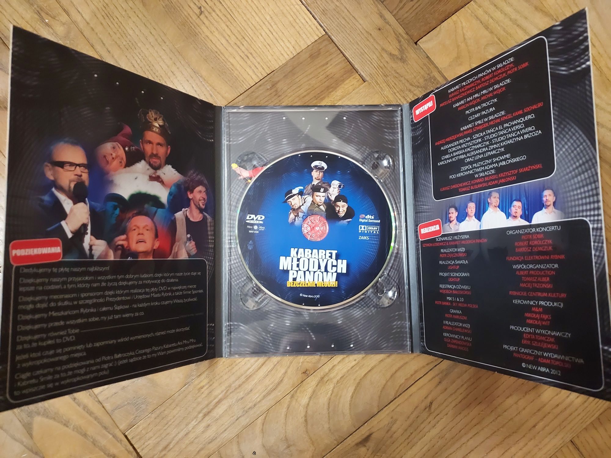 Kabaretu Młodych Panów na DVD z autografami
