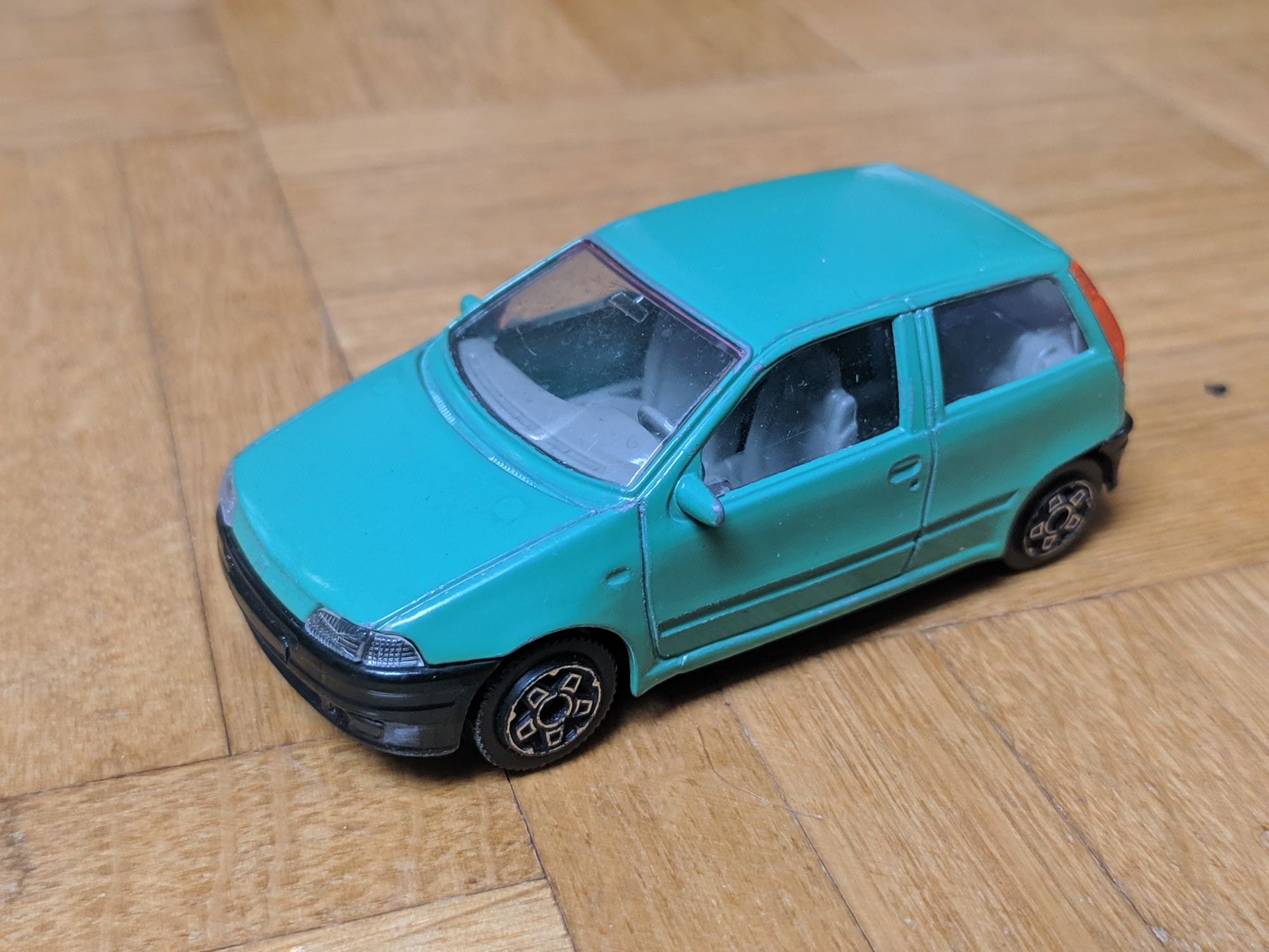 Bburago Fiat Punto 1/43