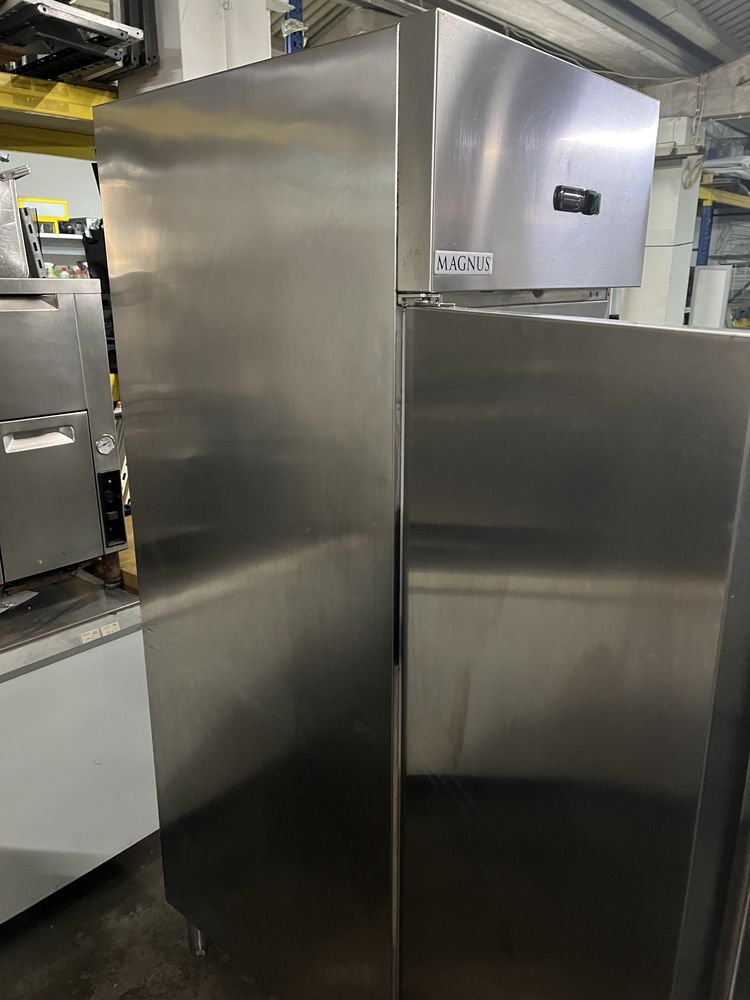 Arca vertical de refrigeração em inox MAGNUS