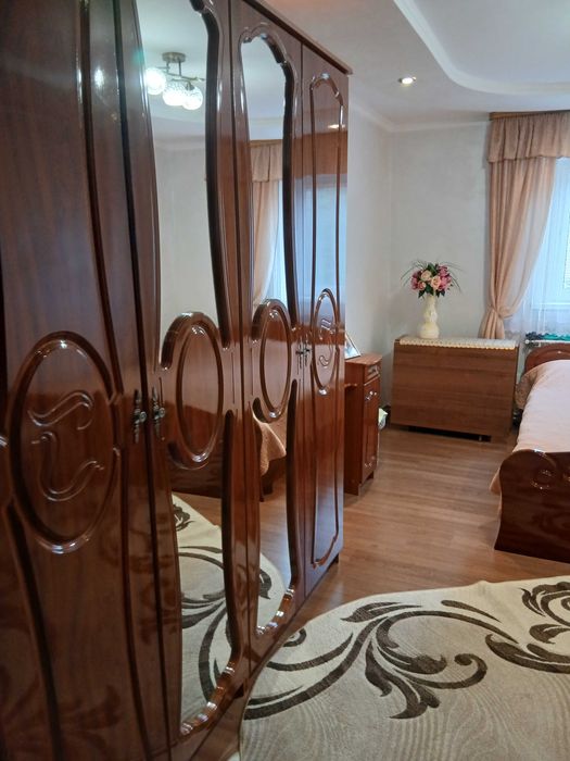 Продам гарнітур спальний в дуже хорошому стані