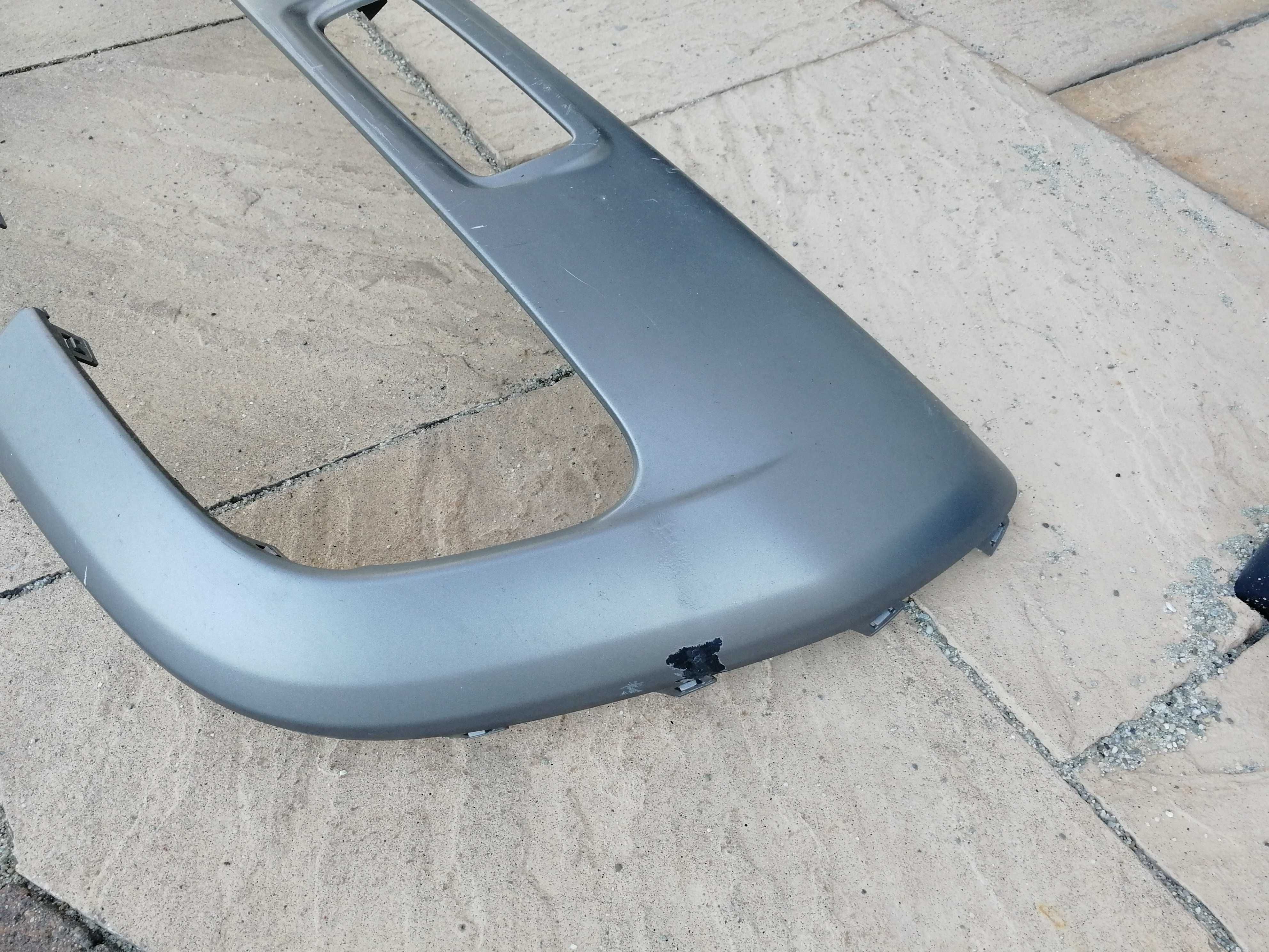 Fiat 500L Cross GRILL ATRAPA Nakładka kratki zderzaka przedniego