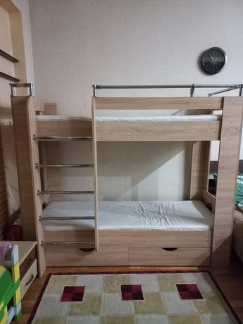 Дитяче ліжко двох'ярусне з матрасами