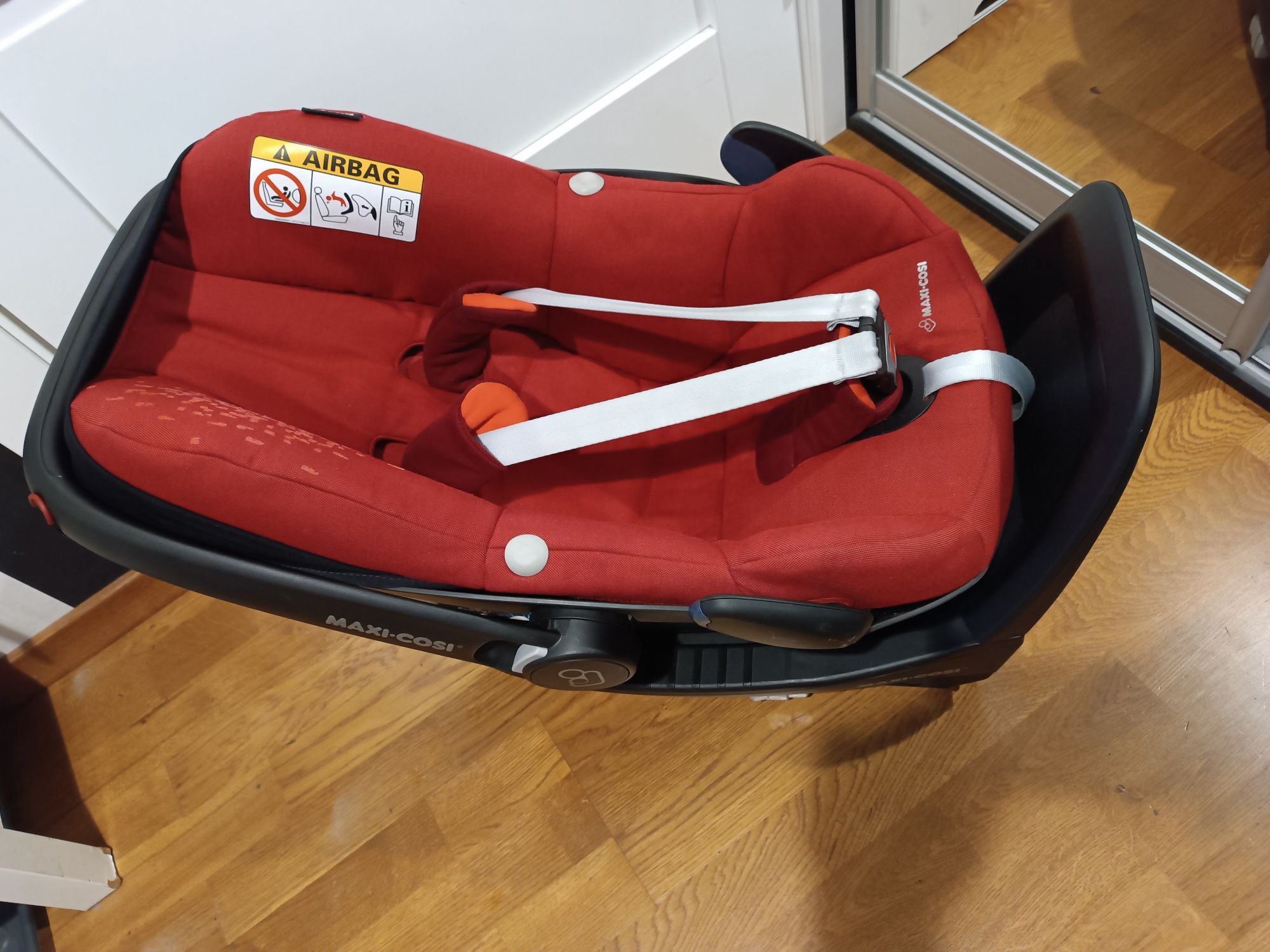 Fotelik 0-13 Maxi-Cosi Pebble Plus baza ISOFIX familyfix2