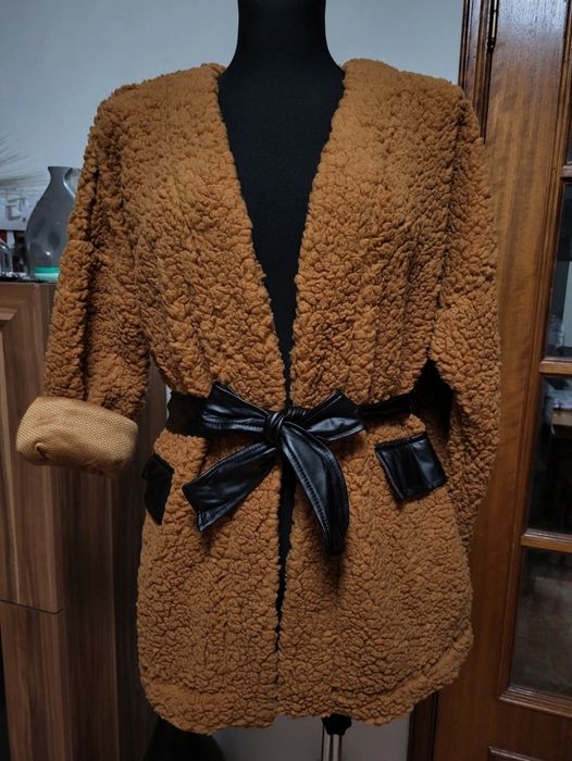 Casaco de pêlo tipo tedi novo