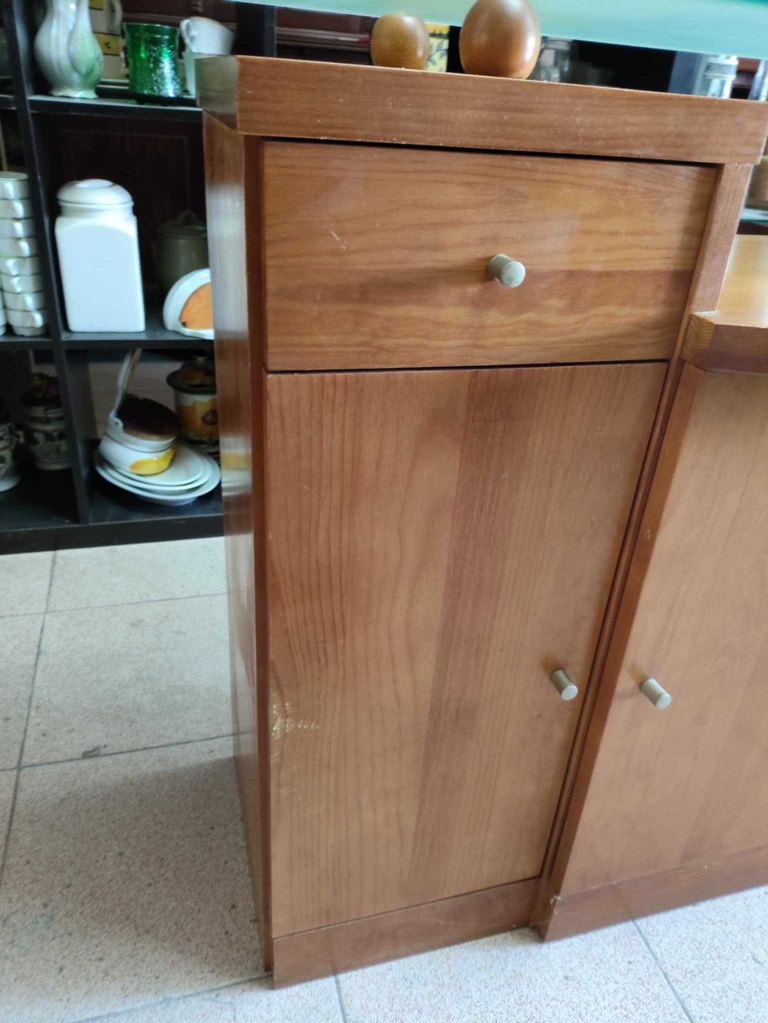 Movel de entrada madeira maciça tampo de vidro a precisar de restauro
