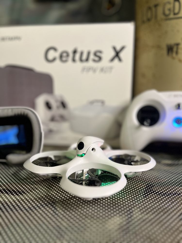 Комплект: Cetus X, зарядне BetaFPV з 6 портами та 4 акб на 550mha!