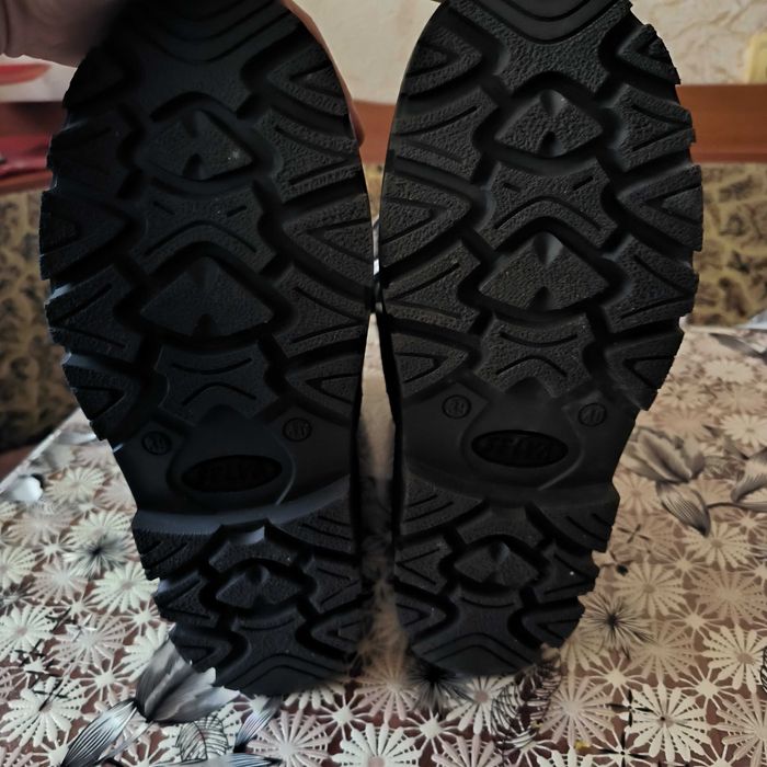 Обувь- ботинки зимнии  Skee- tex .