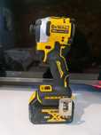 Продам імпакт DeWalt DCF 850