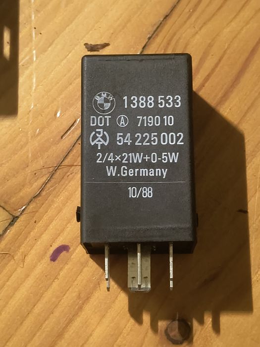 BMW E34 przekaźnik kierunkowskazów kierunki klasyk youngtimer