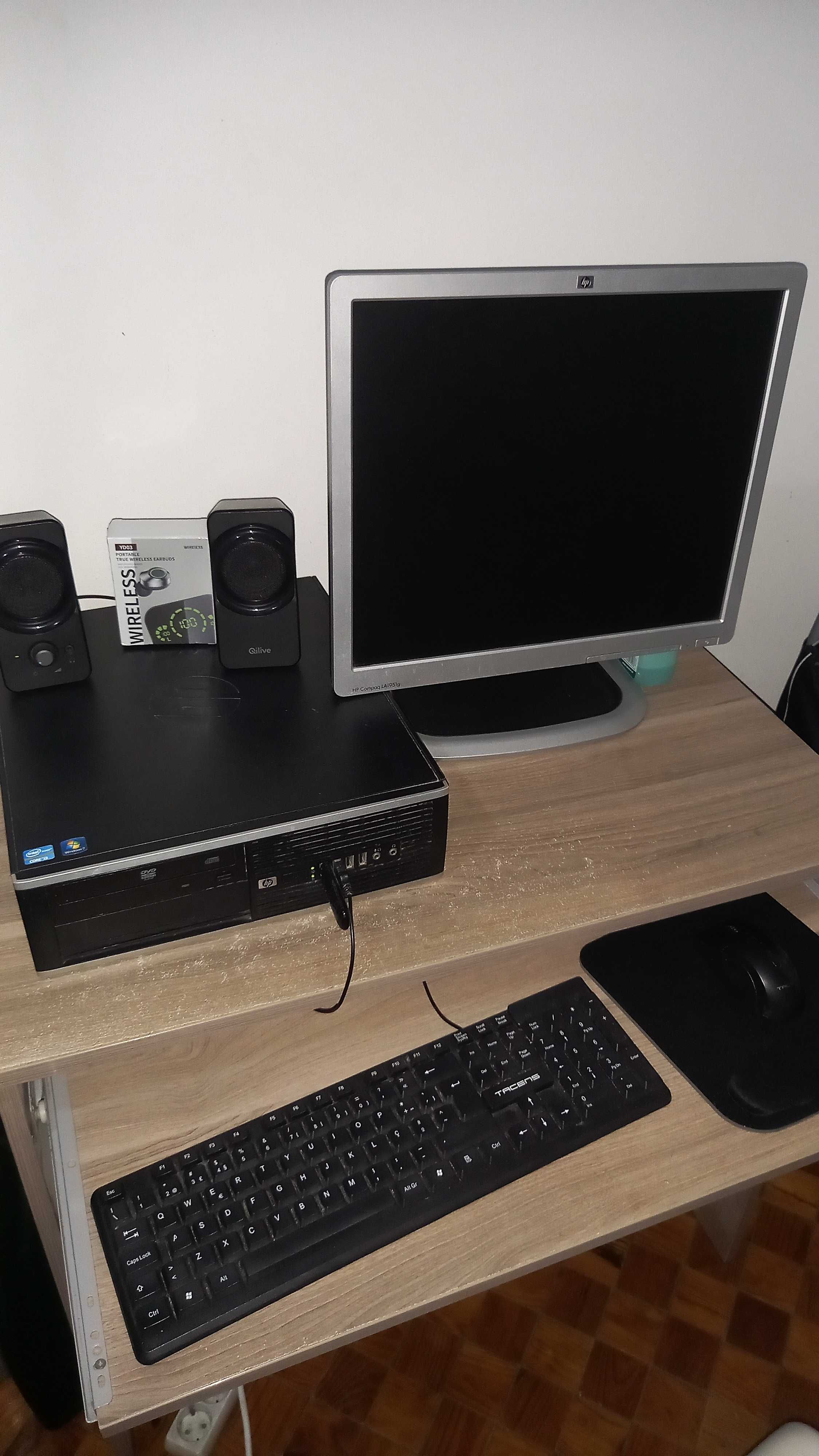 Computador Secretária Completo HP + Monitor LCD HP Compaq LA1951g 19"