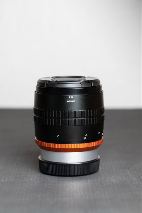 Lensbaby Velvet 28mm f/2.5 для Canon RF