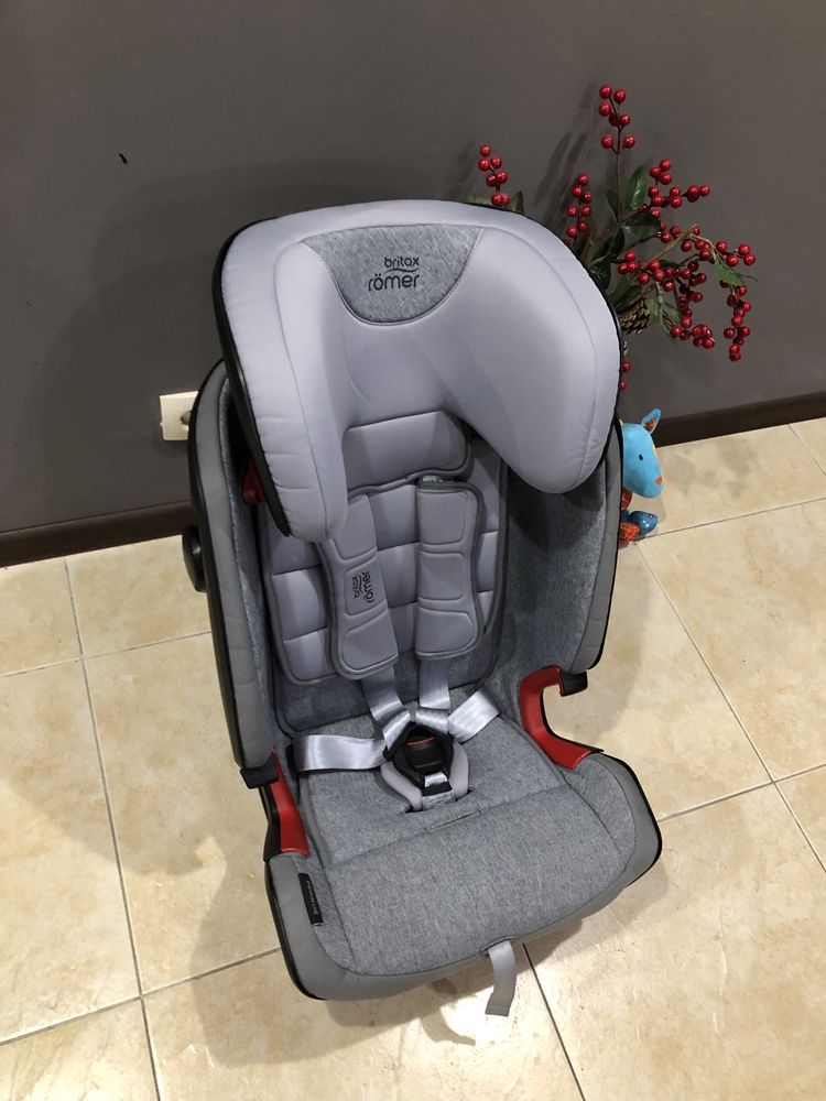 Автокрісло Britax Romer ADVANSAFIX IV R Група 1/2/3 (9-36кг)