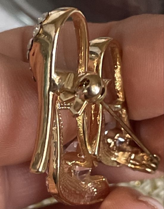 Колекційна брошка «Черевички» з кришталем в золотому металі