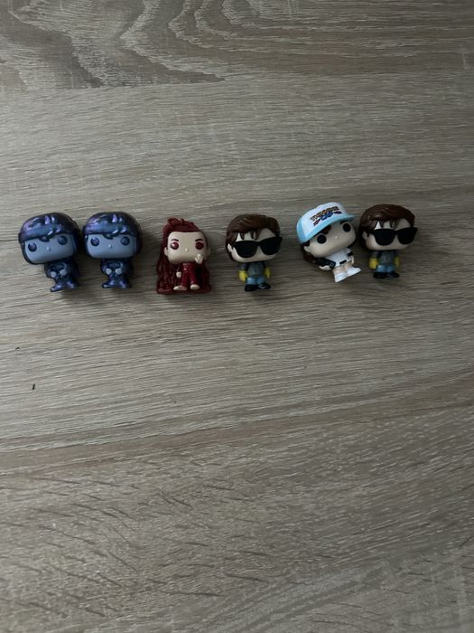 Stranger things kinder joy фігурки