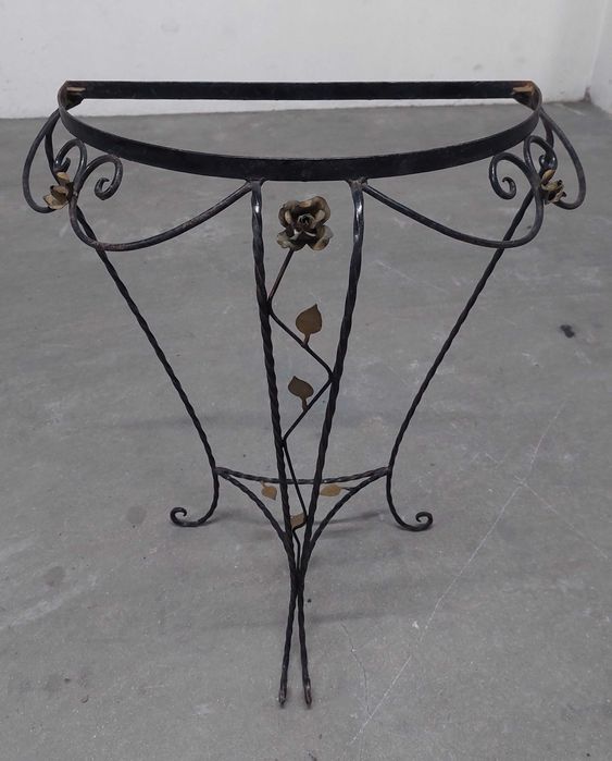 Credência ou mesa de apoio em ferro antiga