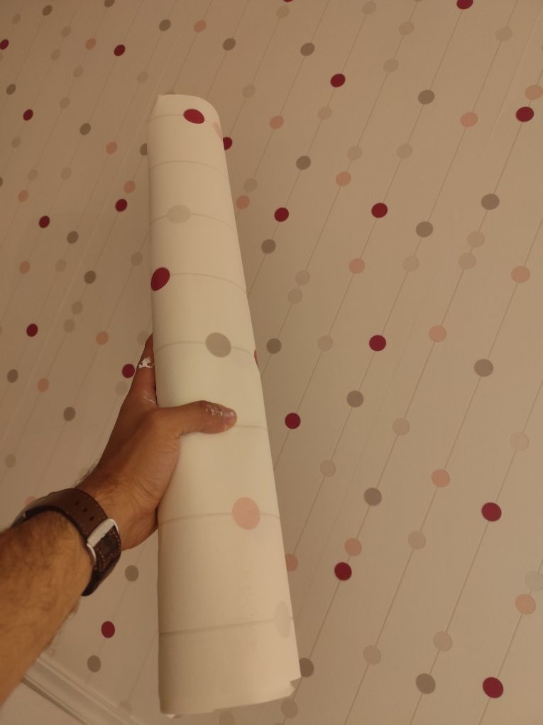 Papel parede rolo quase inteiro