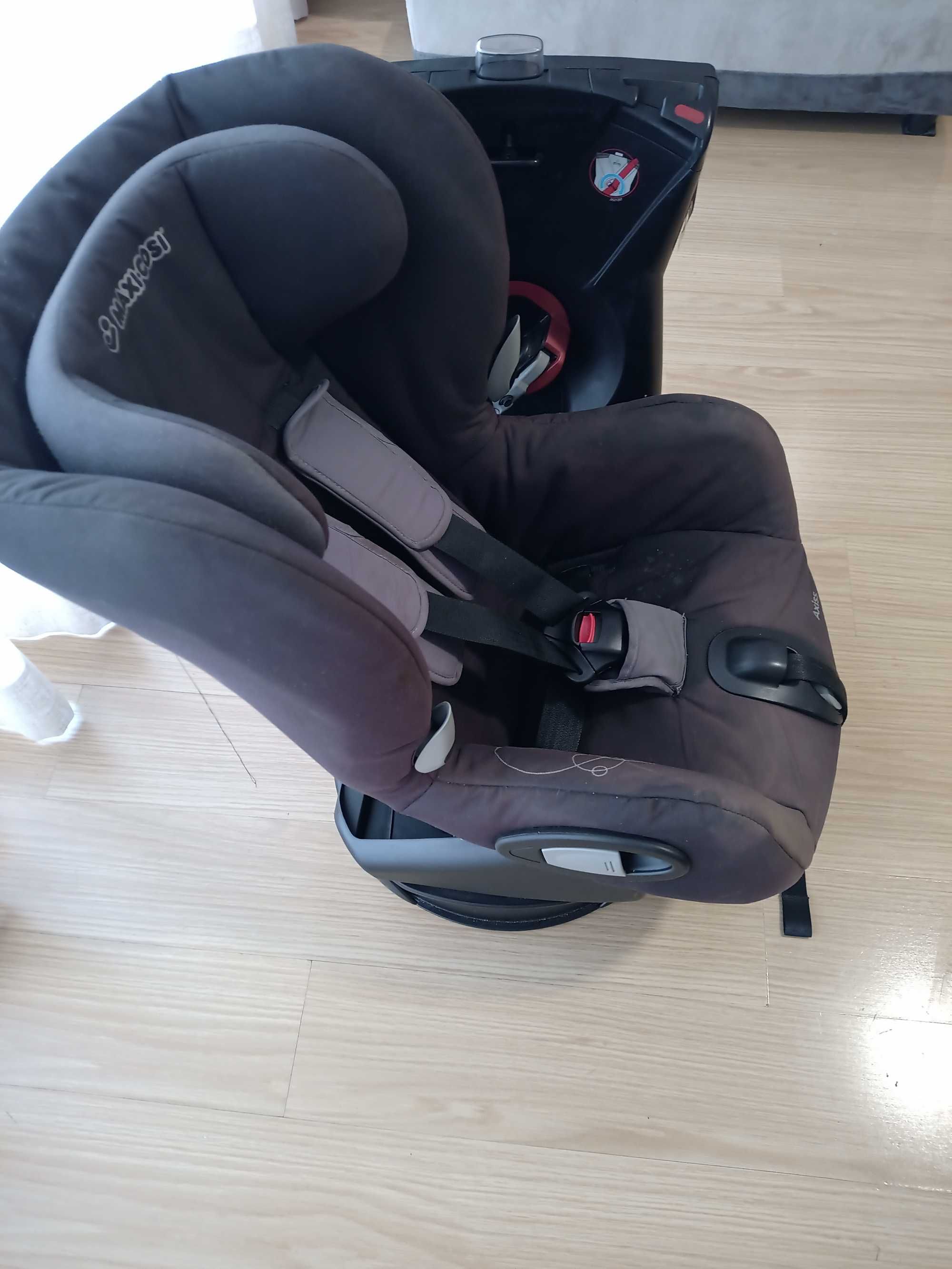 Maxi-Cosi Axiss Car Seat – Cadeira Auto Preta Usada c/ Marcas