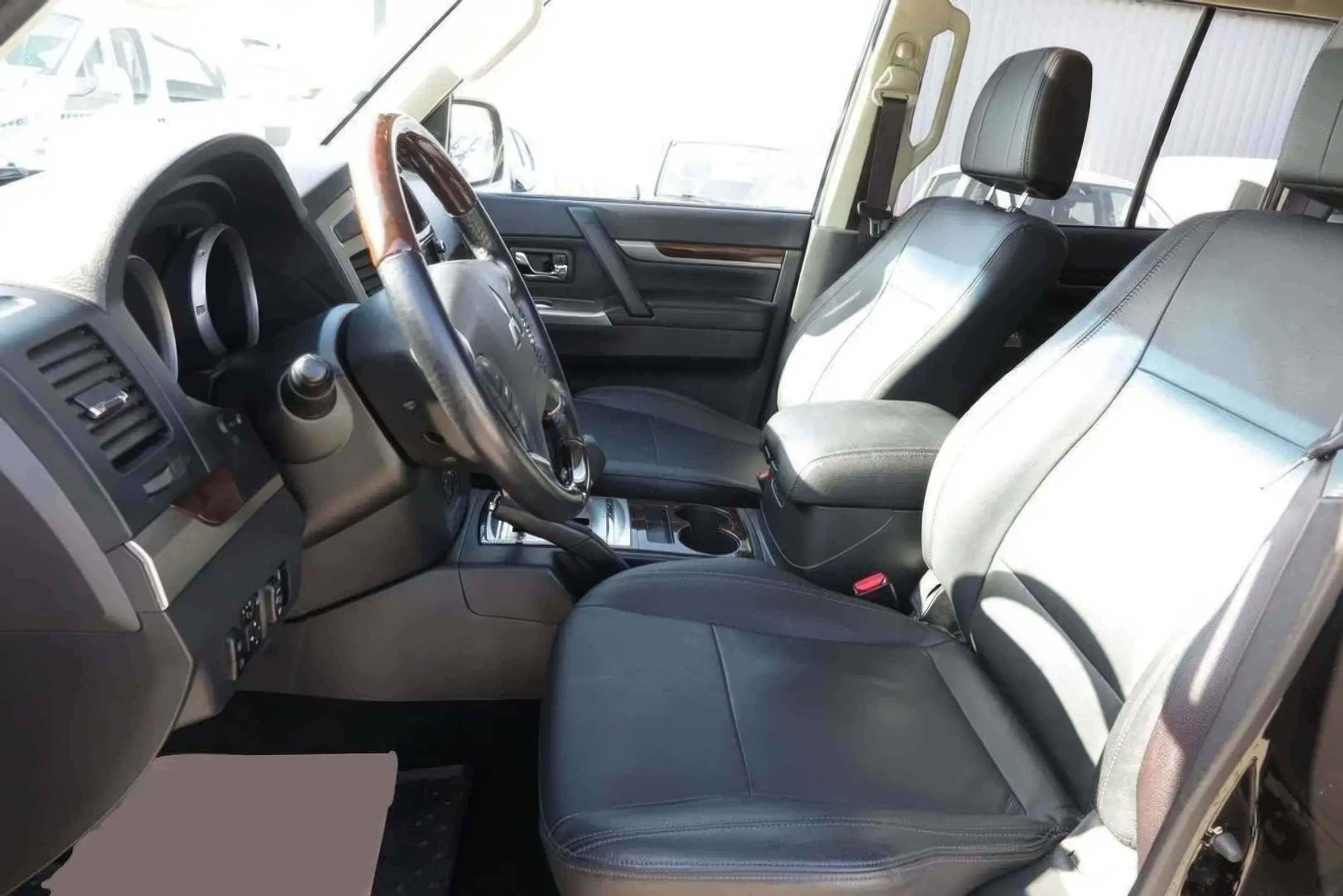 2018 Mitsubishi Pajero