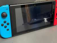 Nintendo Switch V2 Red & Blue w bardzo dobrym stanie