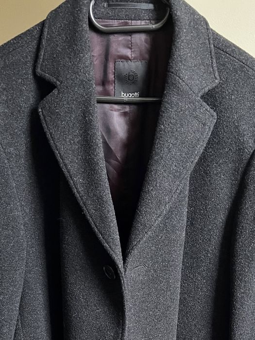 Вовняне сіре чоловіче пальто від bugatti