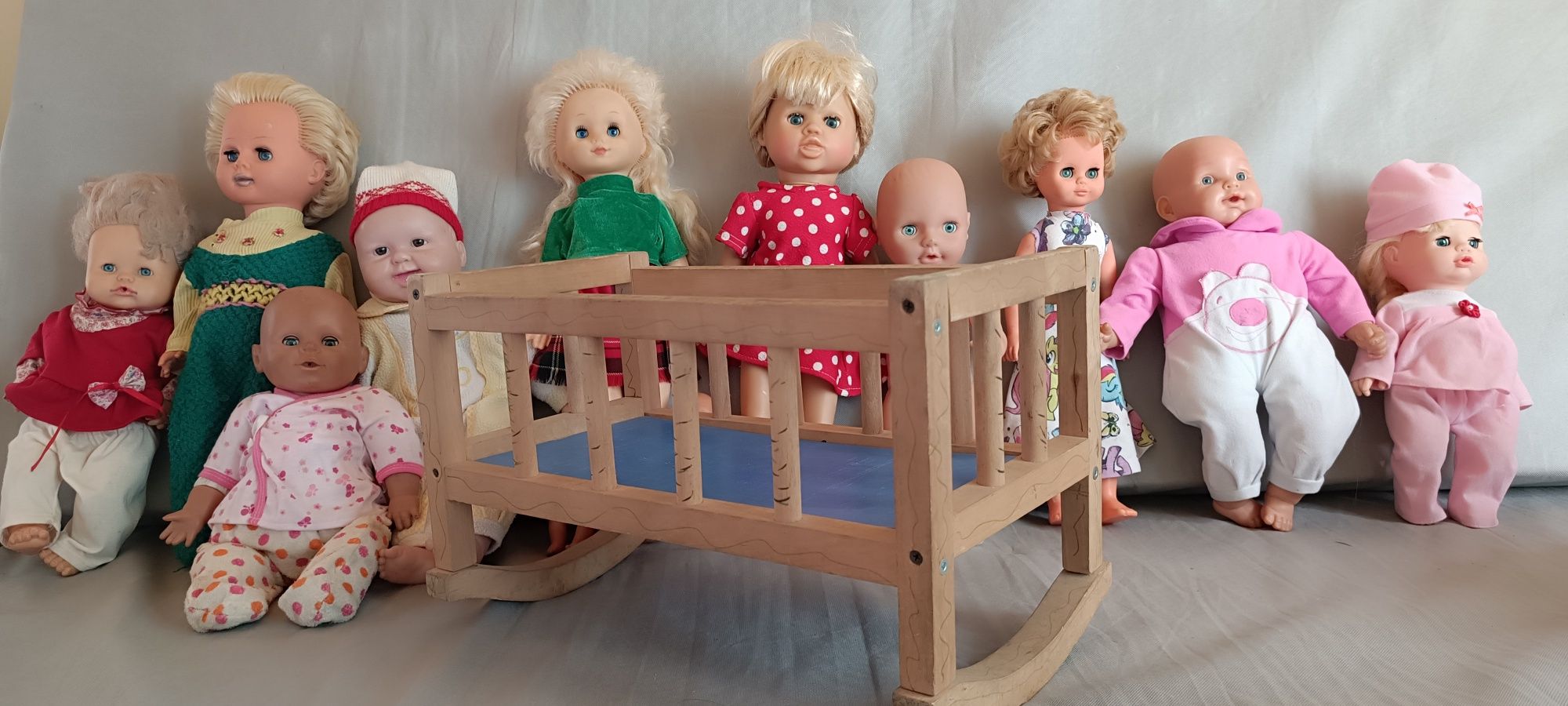 Куклы ляльки  детские игрушки кроватка деревянная для кукол