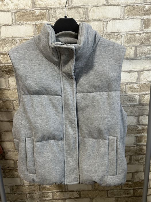 Жилетка теплая серая