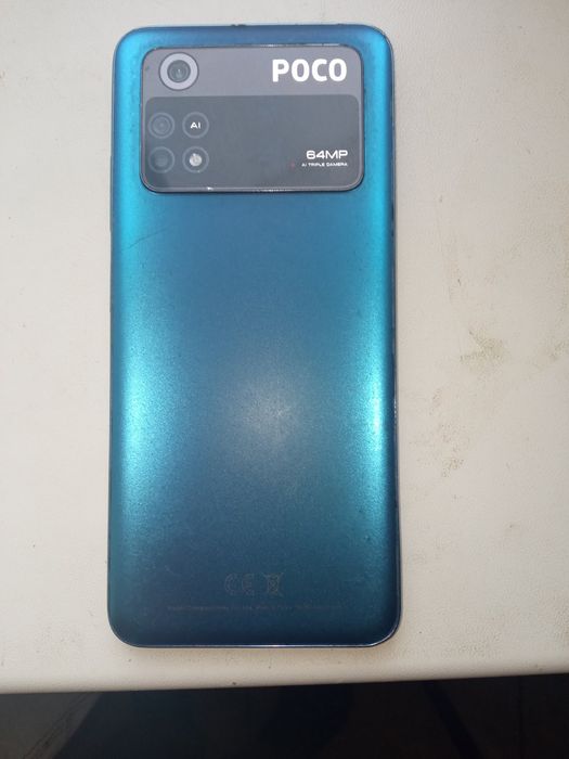 Смартфон  Poco M4 трещины на экране