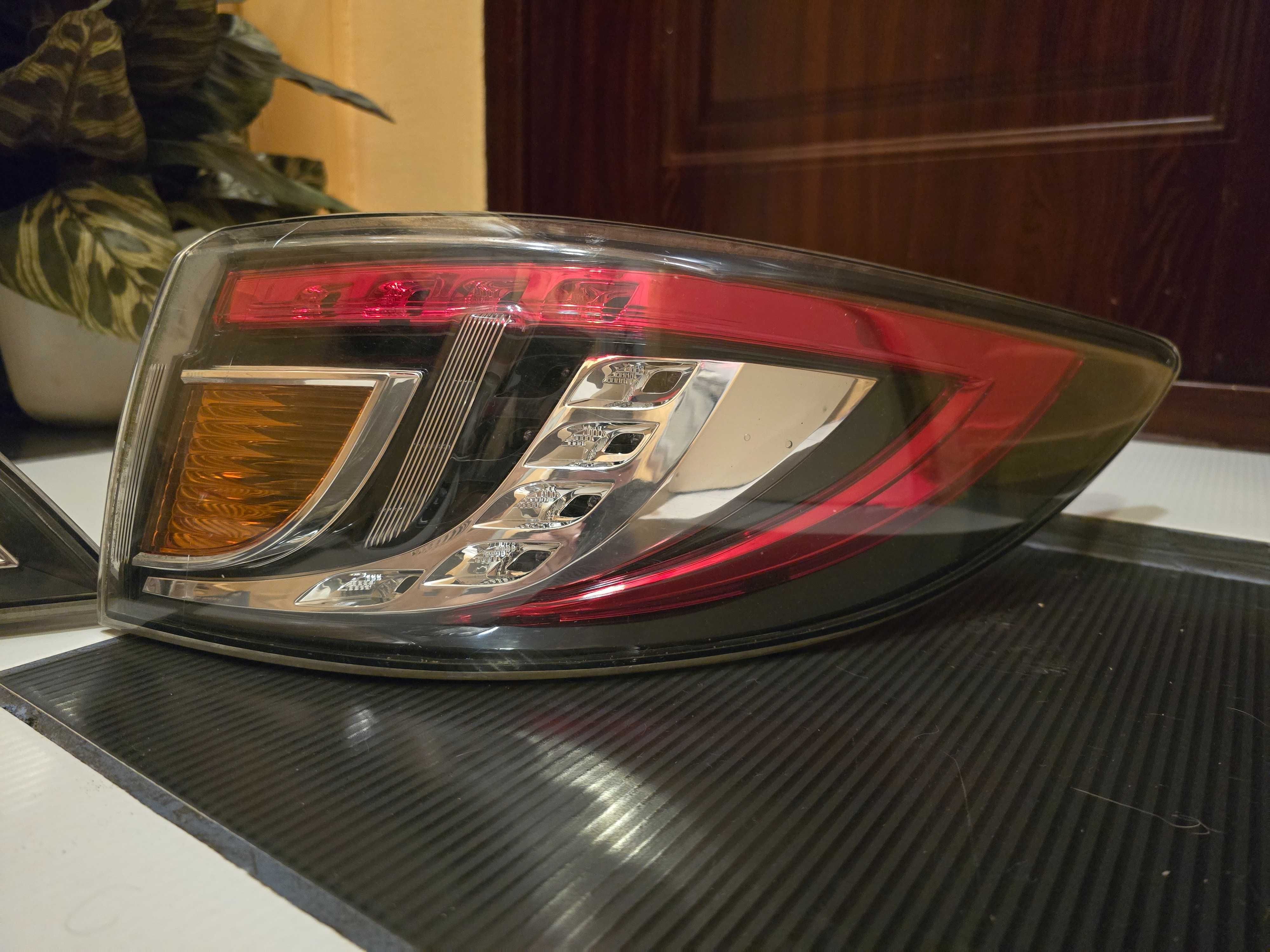 Lampy tył Mazda GH Kombi KOITO / GS2A-51150