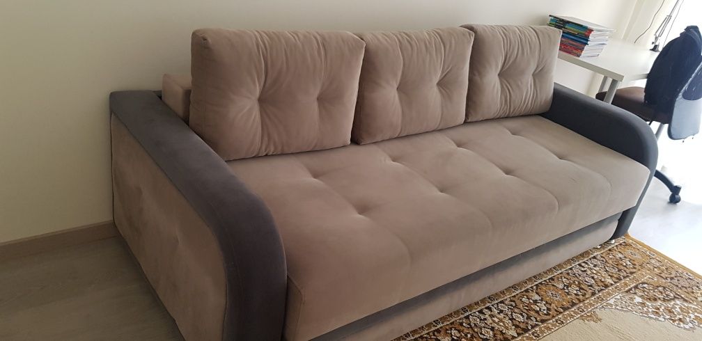 Urgentw!!! Sofá cama em ótimo estado de conservação, novo