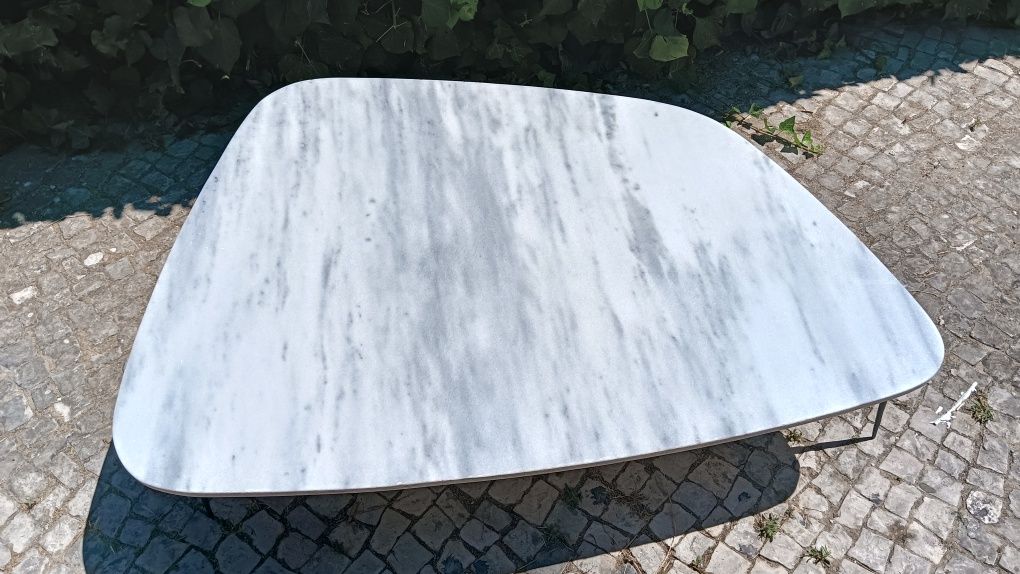 Mesa de centro receção mármore e ferro