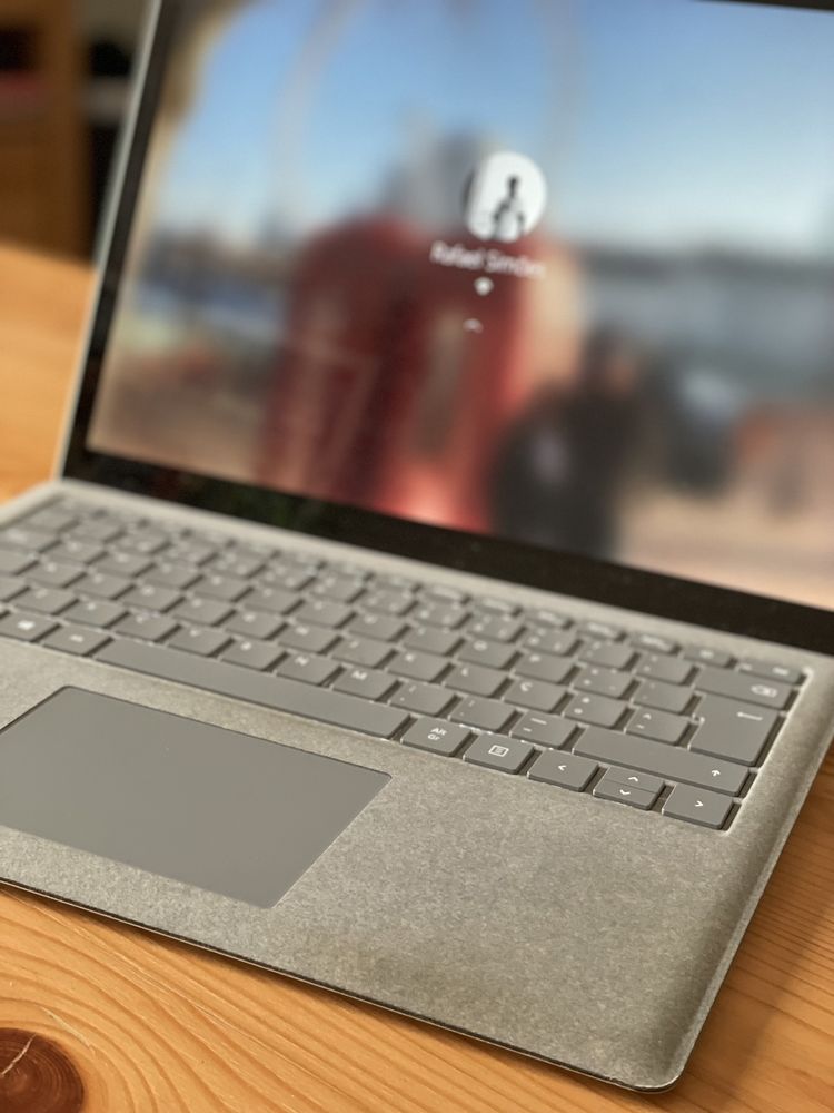 Microsoft Surface Laptop 2