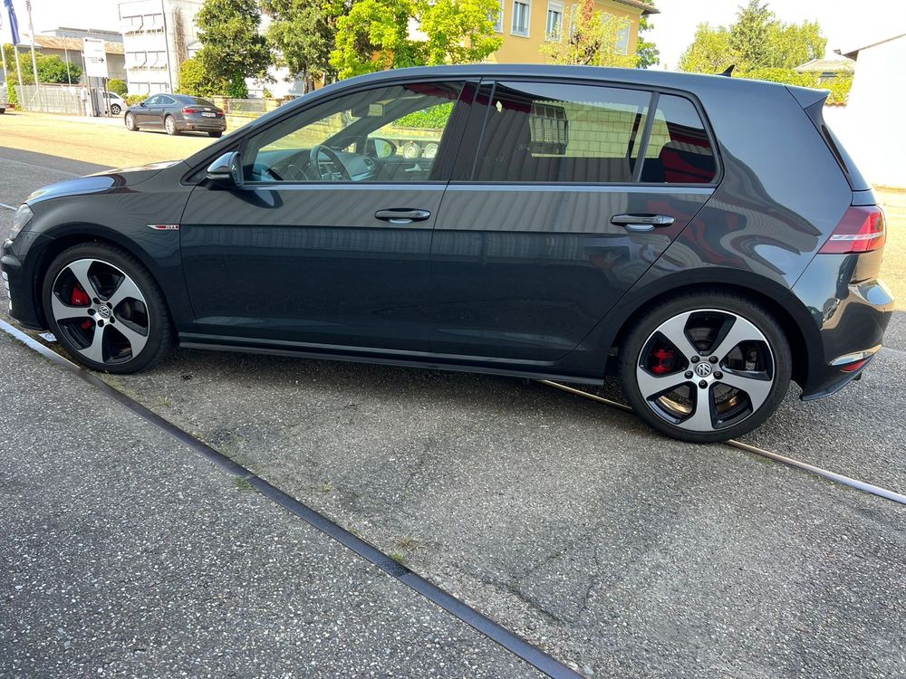 VW Golf GTI Perferformance