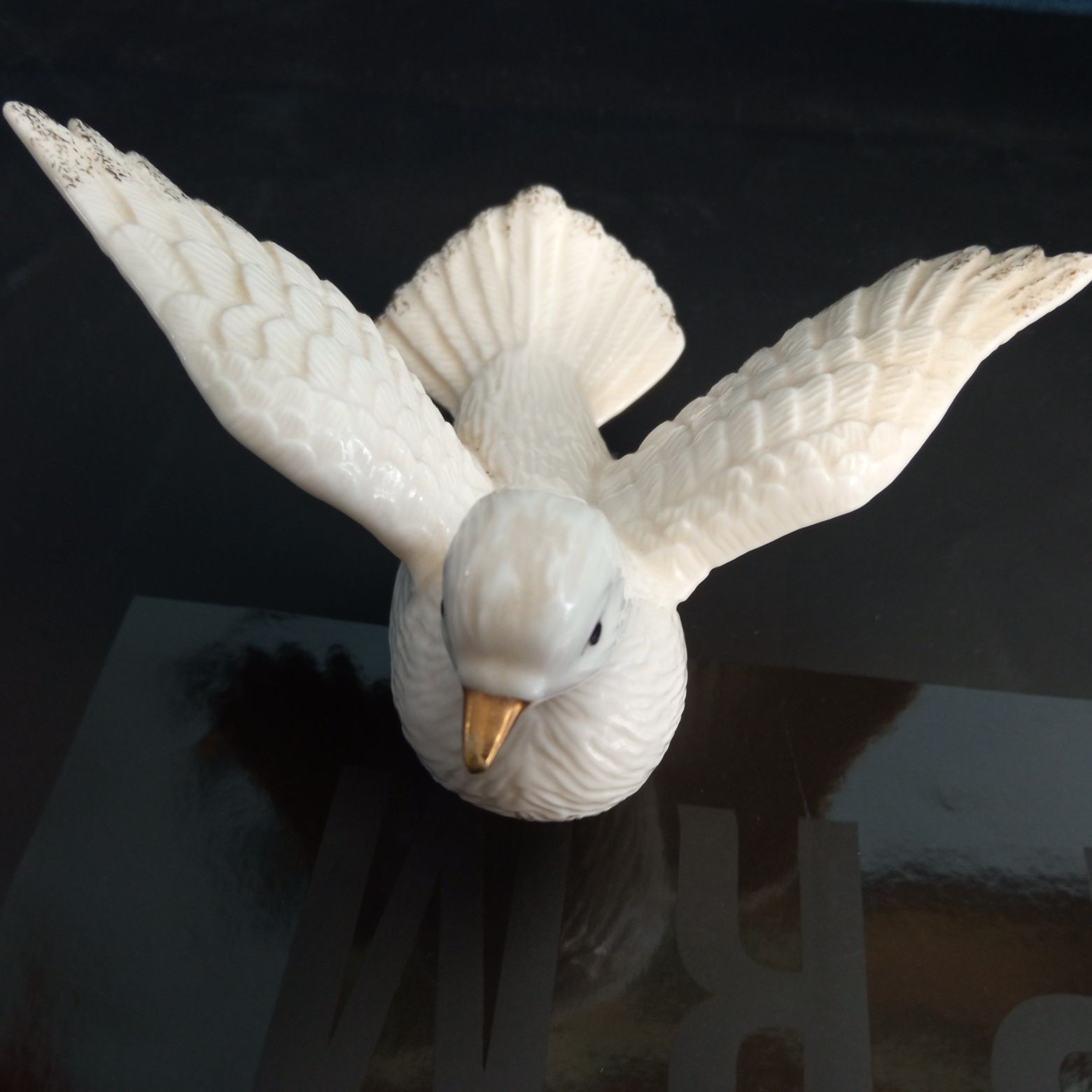 Gołabek b. wyjątkowa ręcznie wykonana figurka z porcelany.