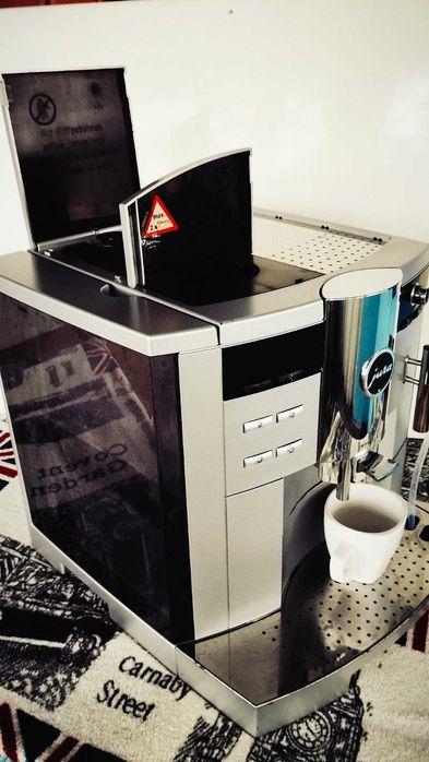 Кавоварка БУ з Німеччини Jura Impressa S9 One Touch Platinum