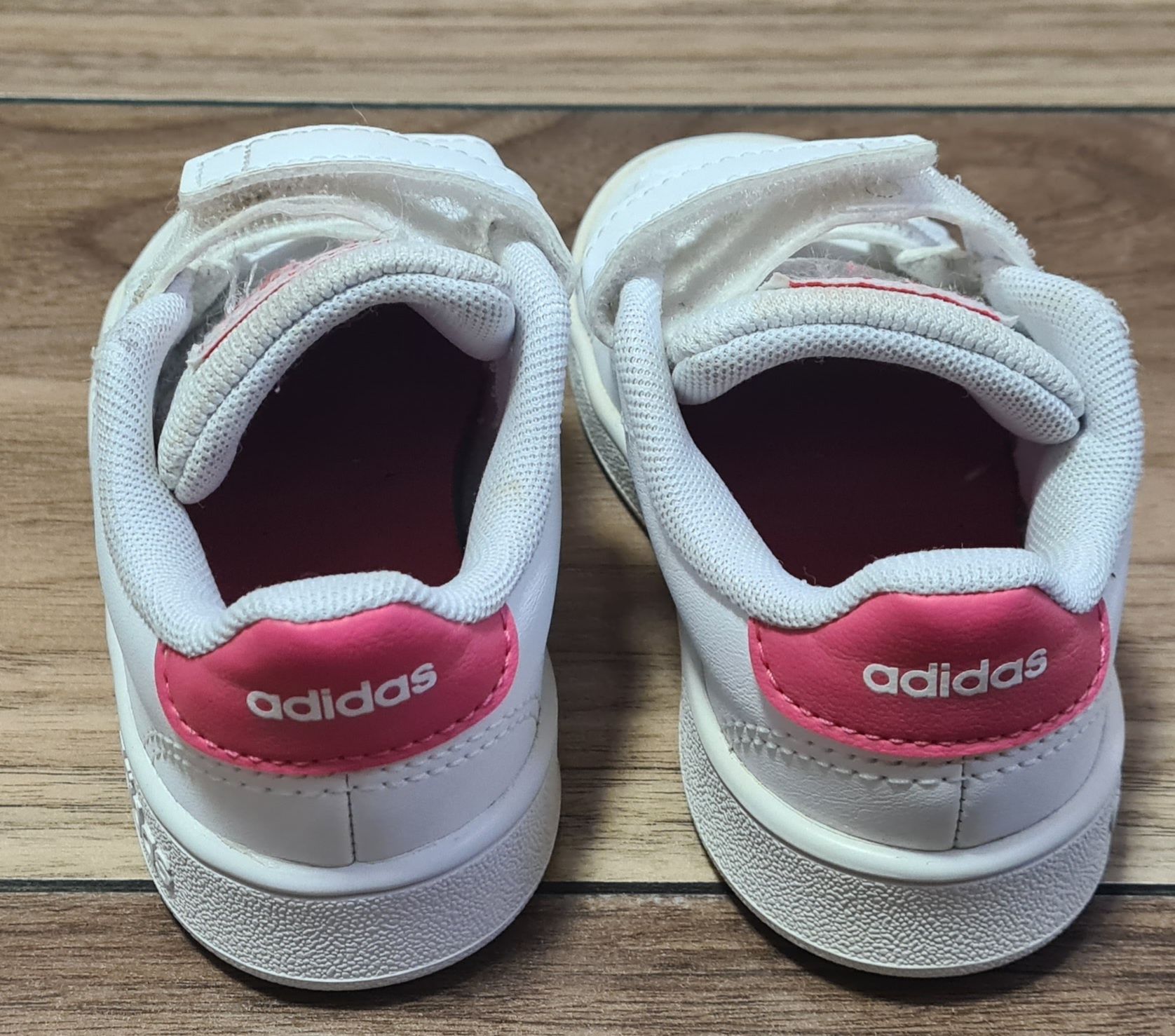 Białe buty Adidas rozmiar 23