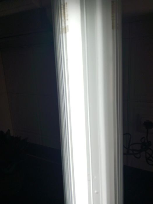 Candeeiro  portátil com duas lampadas florescente