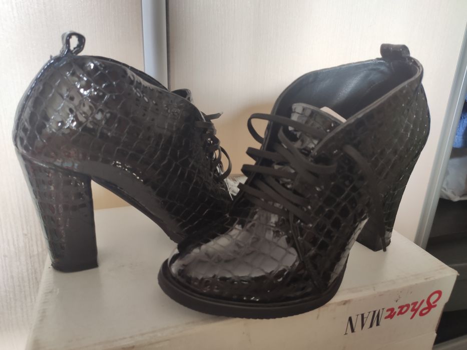 Осінні жіночі ботинки/ботфорди розмір 36