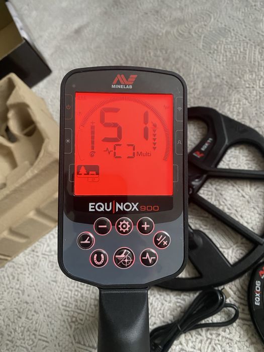 Minelab Equinox 900 — повний комплект, як новий!